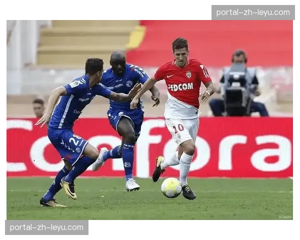 半场战报：布雷斯特1-0暂时领先图卢兹，德尔卡斯蒂略点射破门